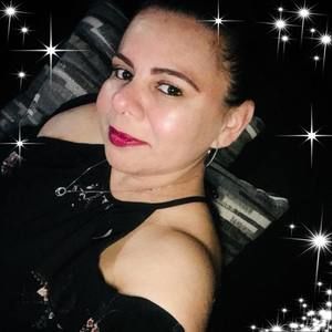 Meet your Posher, Lora